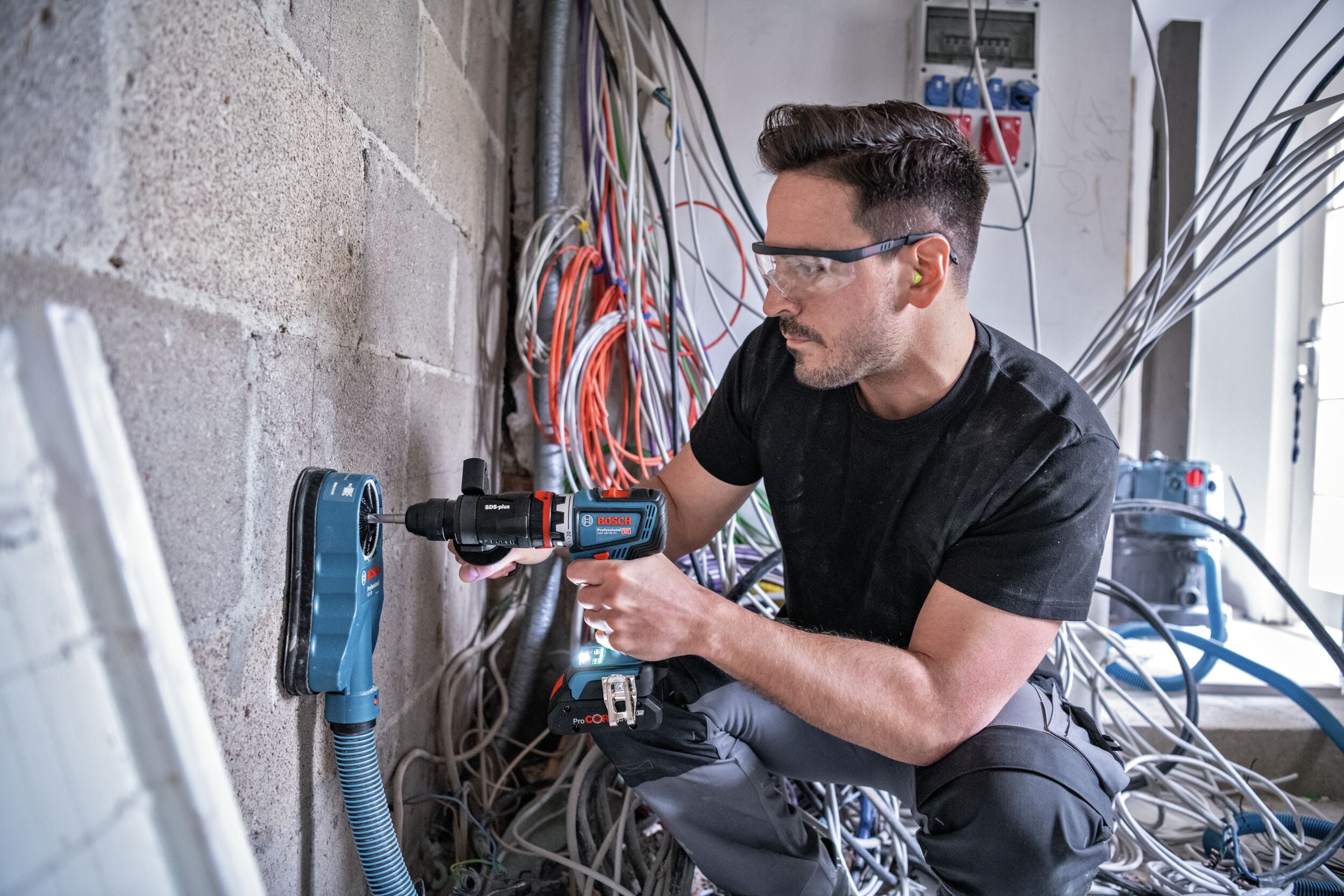 Bosch Professional Akku-Bohrschrauber GSR 18V-90 FC Ohne Akku mit GFA 18-E - in L-BOXX 136