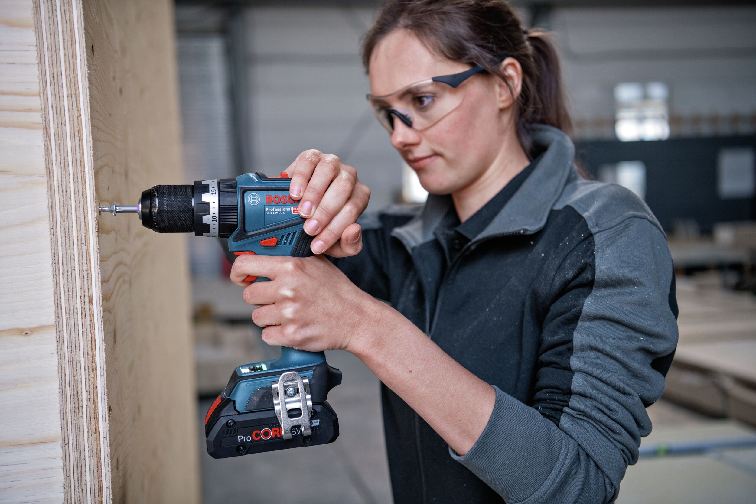 Bosch Professional Akku-Schlagbohrschrauber GSB 18V-90 C mit 2x Akku ProCORE 4 Ah - in L-BOXX 136